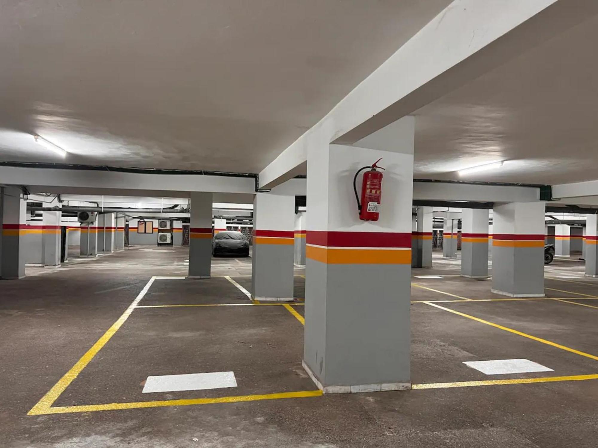 C-Appartement De Luxe Plein Centre De Gueliz Avec Piscine Parking Wifi Netflix 마라케시 외부 사진