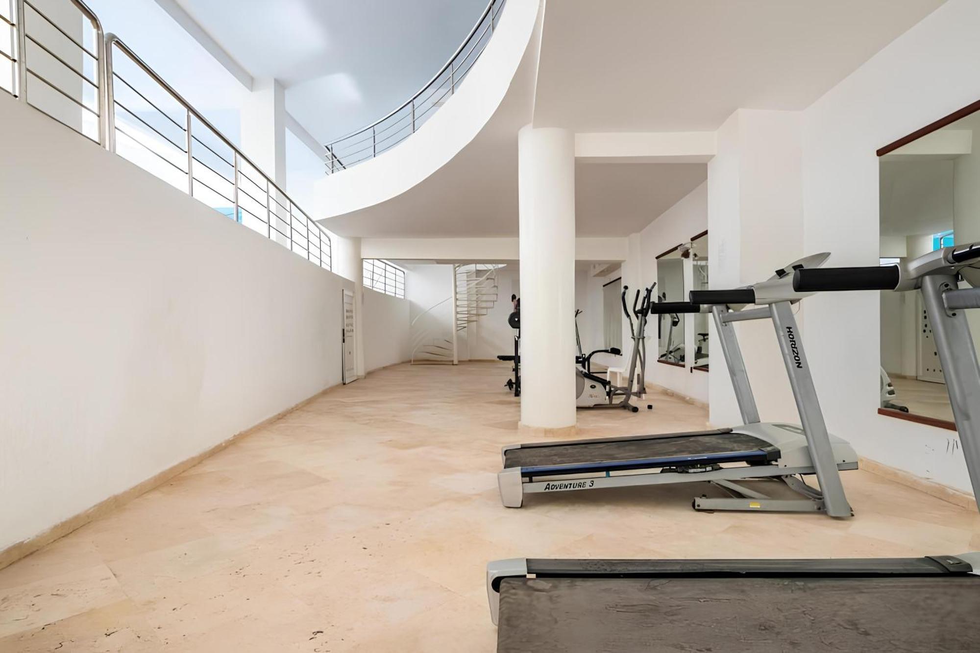 C-Appartement De Luxe Plein Centre De Gueliz Avec Piscine Parking Wifi Netflix 마라케시 외부 사진
