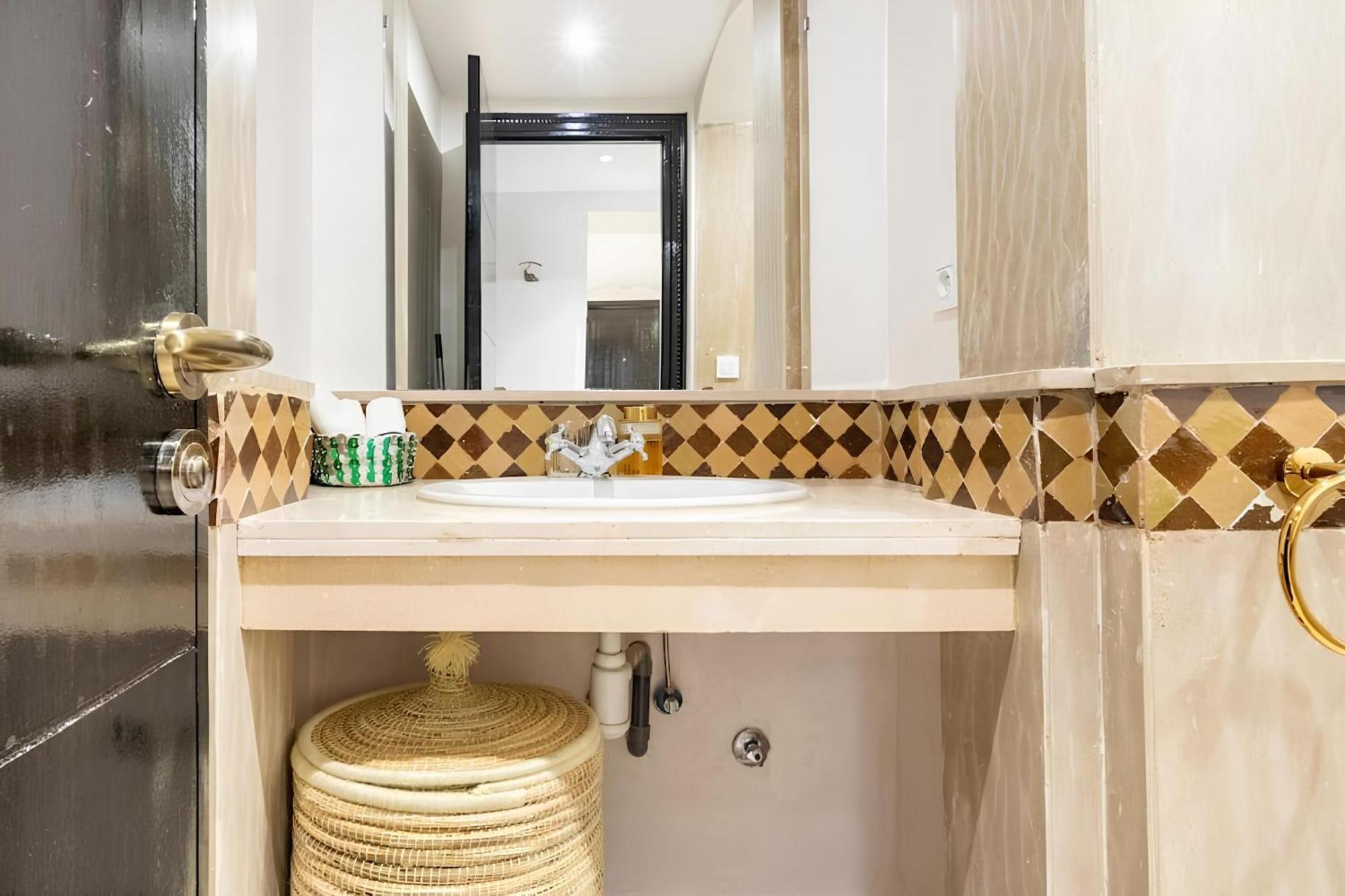 C-Appartement De Luxe Plein Centre De Gueliz Avec Piscine Parking Wifi Netflix 마라케시 외부 사진
