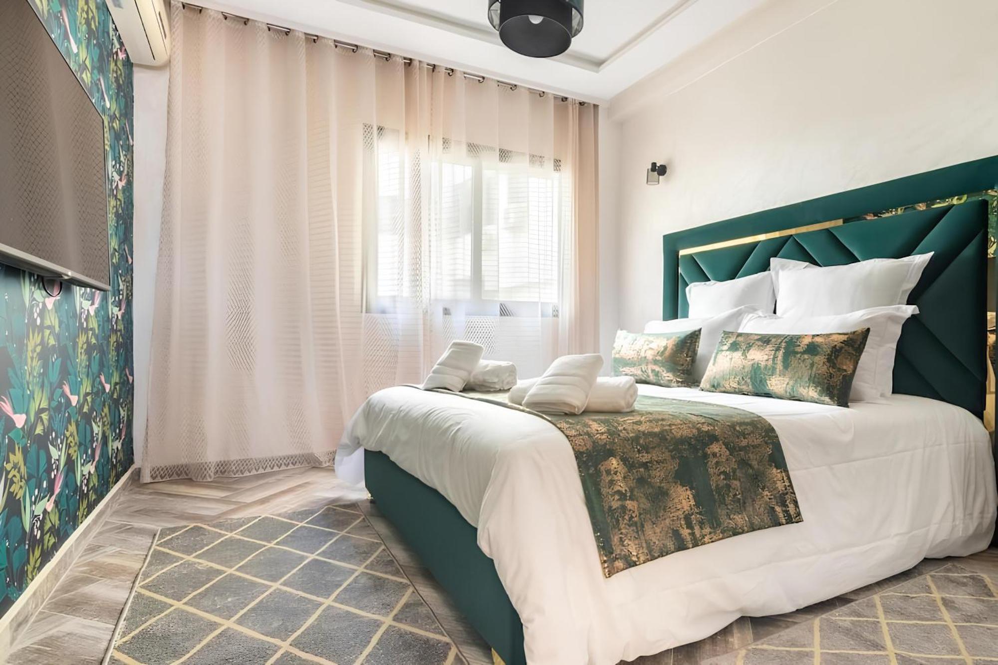 C-Appartement De Luxe Plein Centre De Gueliz Avec Piscine Parking Wifi Netflix 마라케시 외부 사진